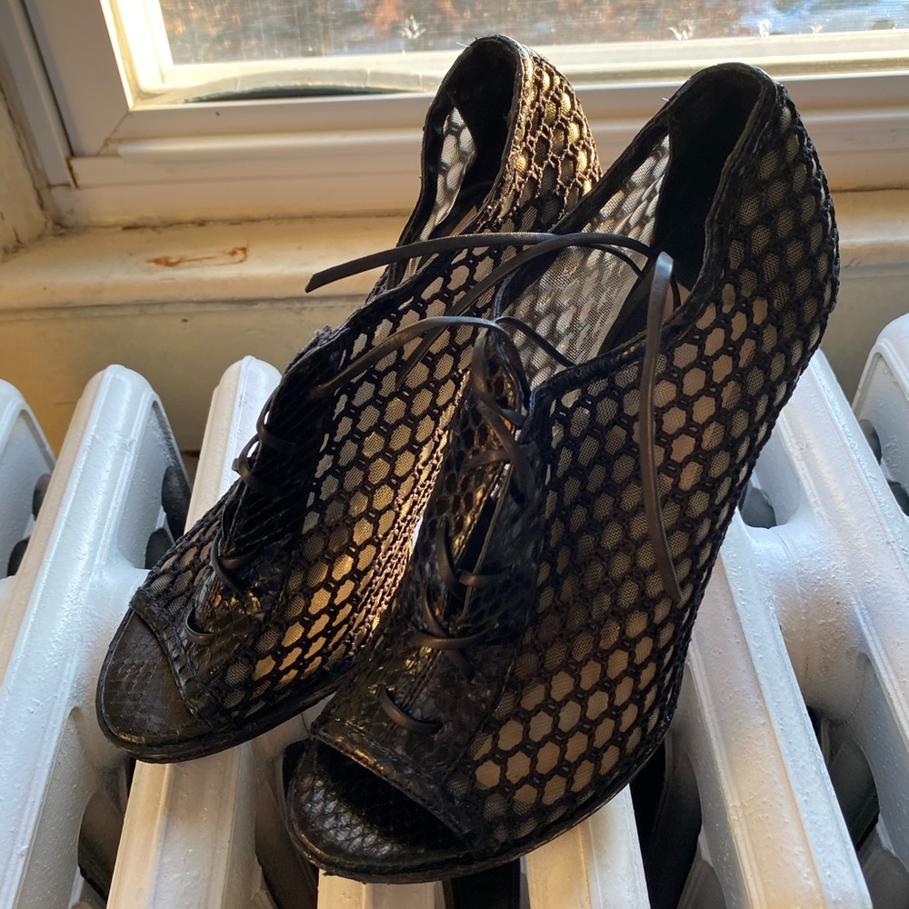 10 Crosby Derek Lam Black Heels Lace Up Sz 8.5
